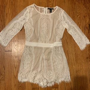 Forever 21: White lace romper